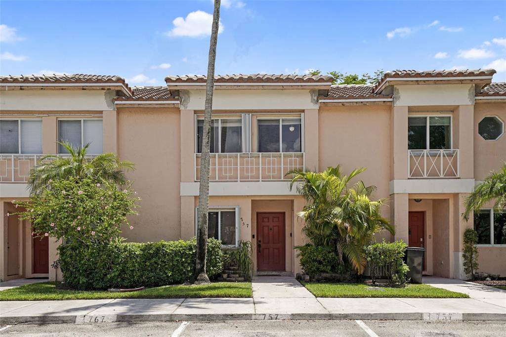 Pembroke Pines, FL 33029,757 NW 208th Dr