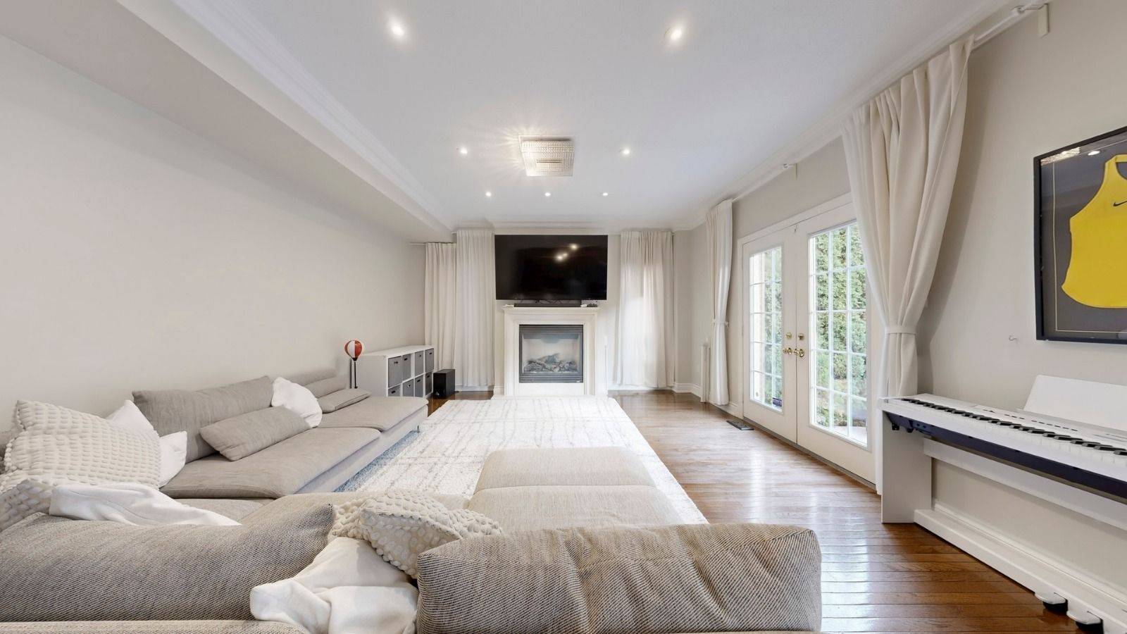 Vaughan, ON L4J 8T5,63 Seabreeze AVE