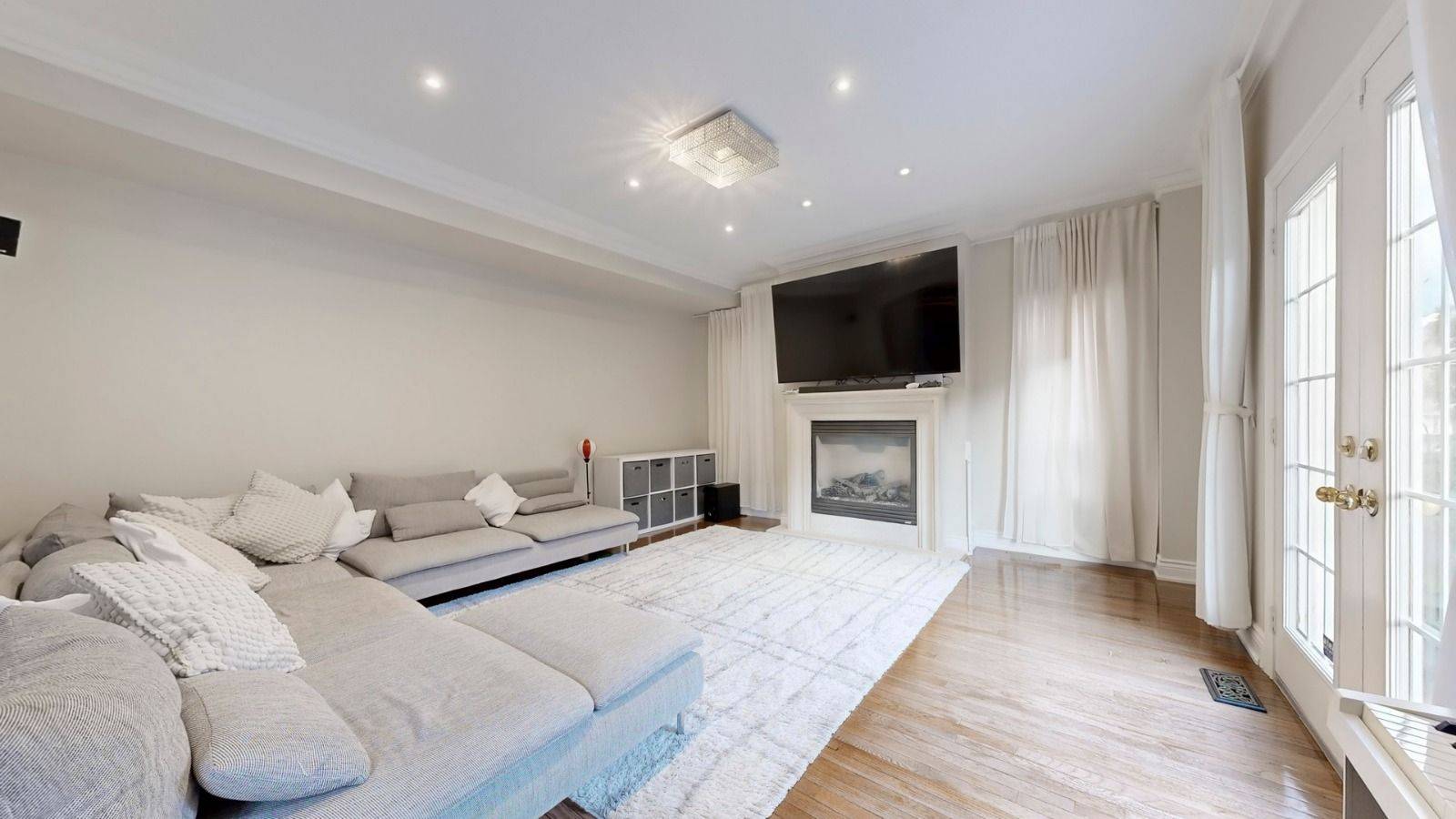 Vaughan, ON L4J 8T5,63 Seabreeze AVE