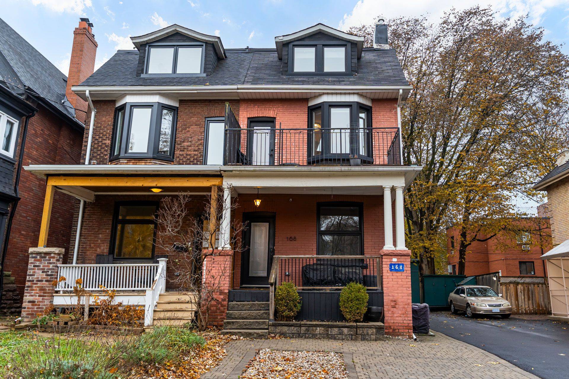 Toronto W01, ON M6K 2R6,168 Dunn AVE