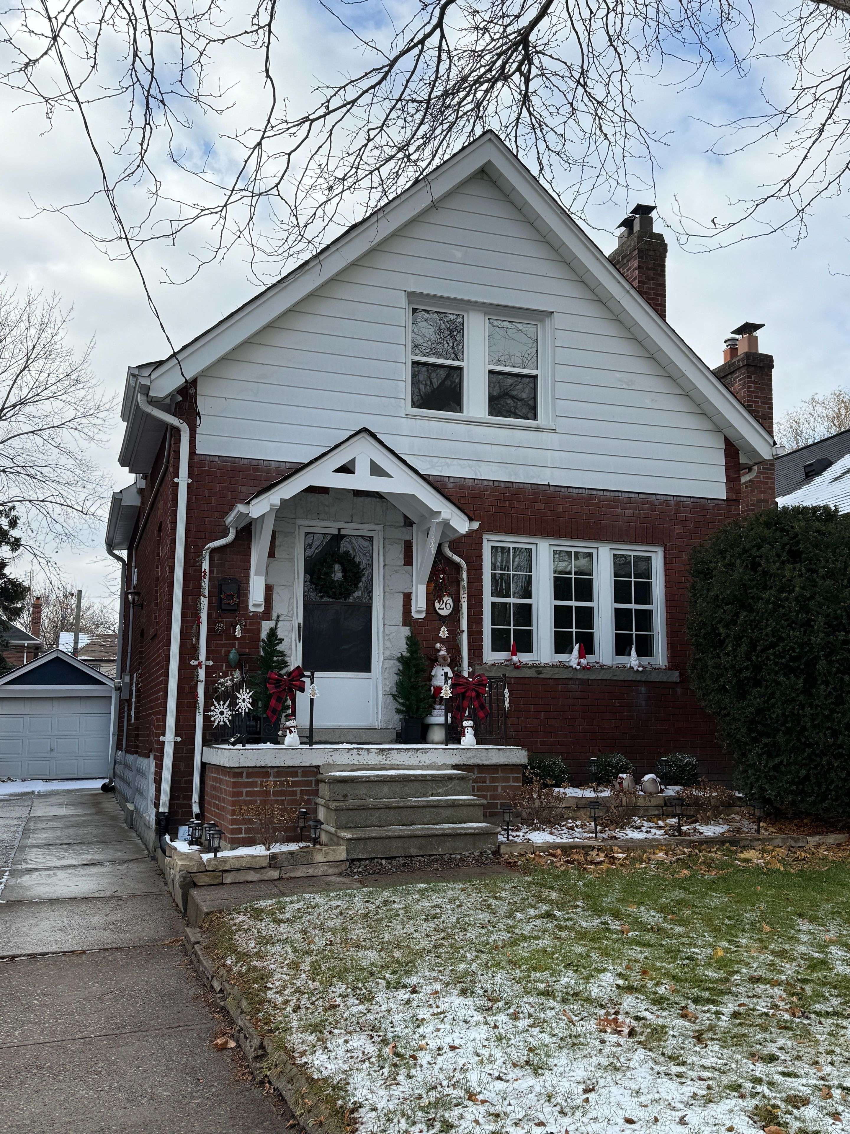 Toronto W06, ON M8V 3E8,26 Tenth ST