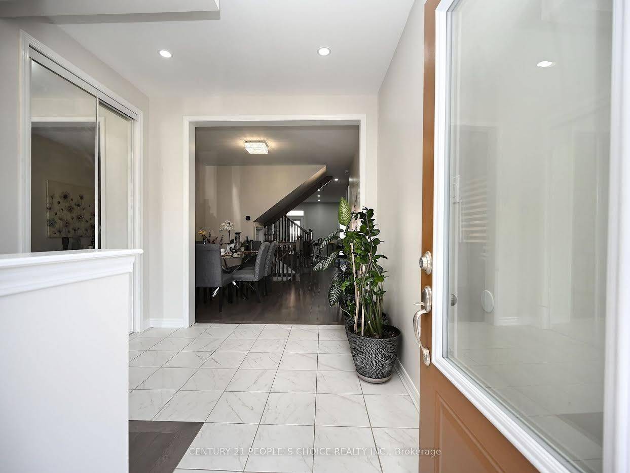 Brampton, ON L7A 5E7,34 Cyclone TRL