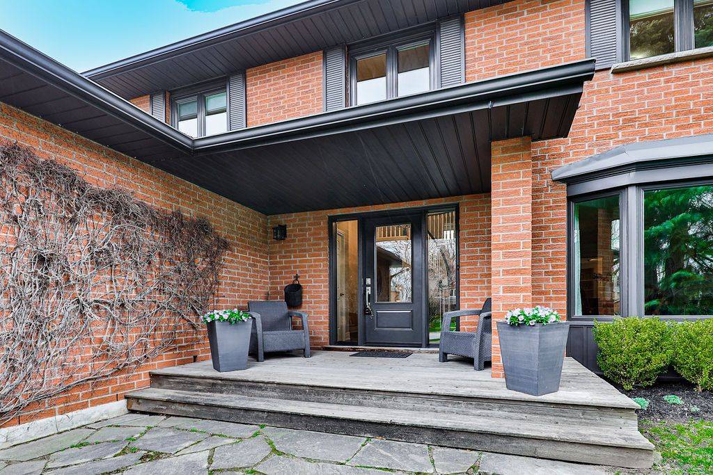 Oakville, ON L6J 5V4,2291 Dunedin RD