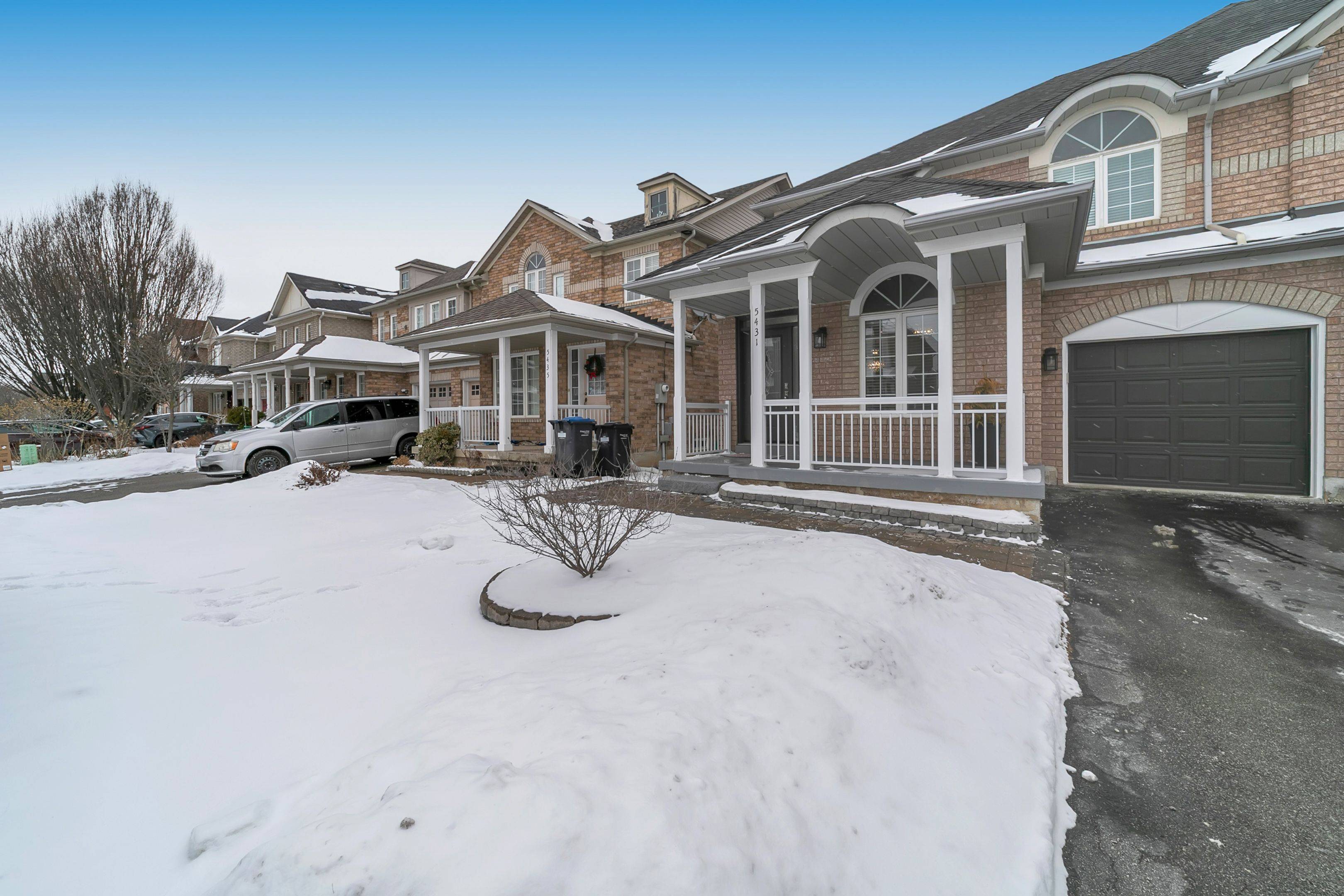 Mississauga, ON L5M 6N4,5431 Rochelle WAY