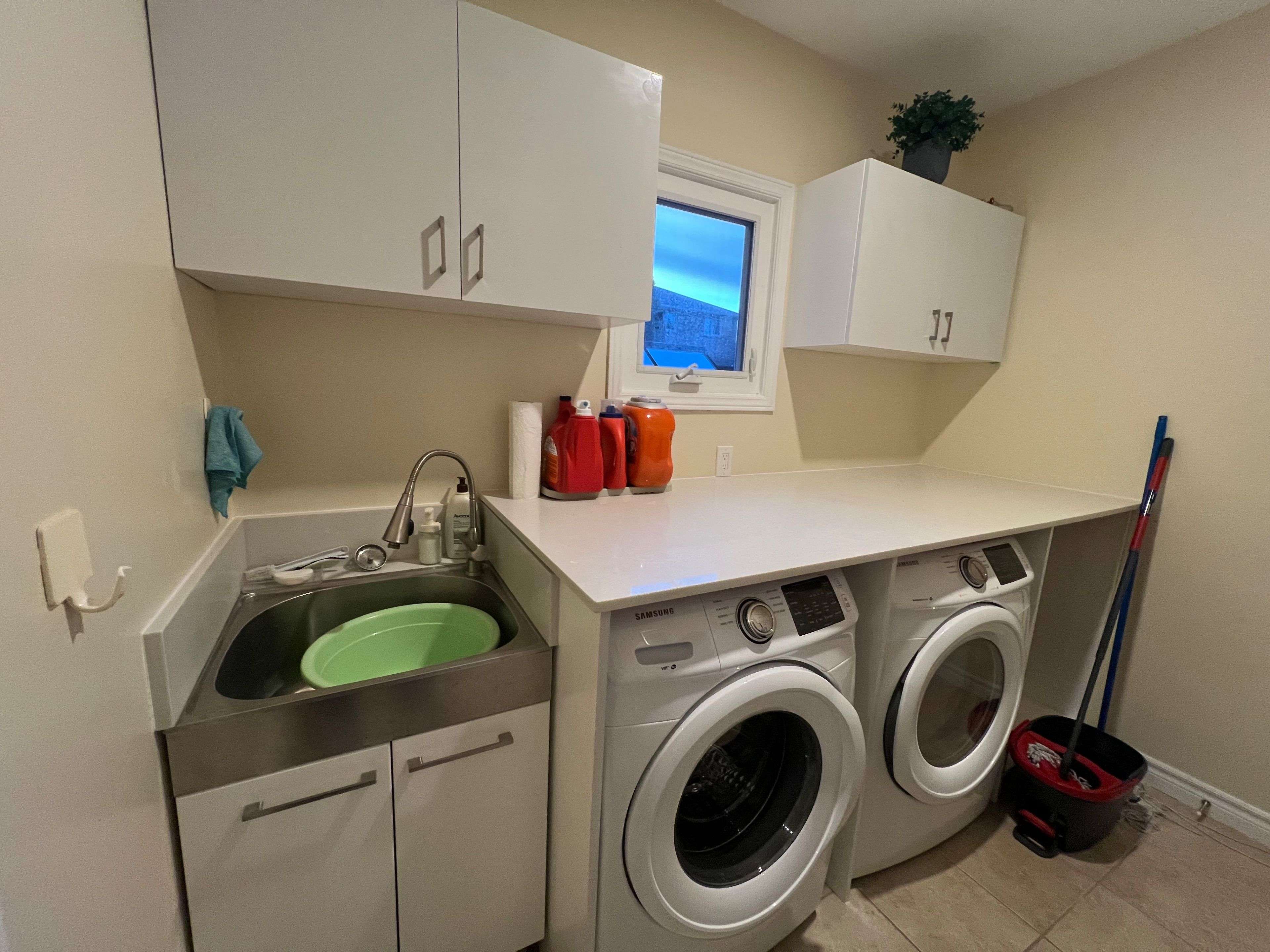 Oakville, ON L6J 6R5,1366 CHALFIELD DR #Main Flr Br