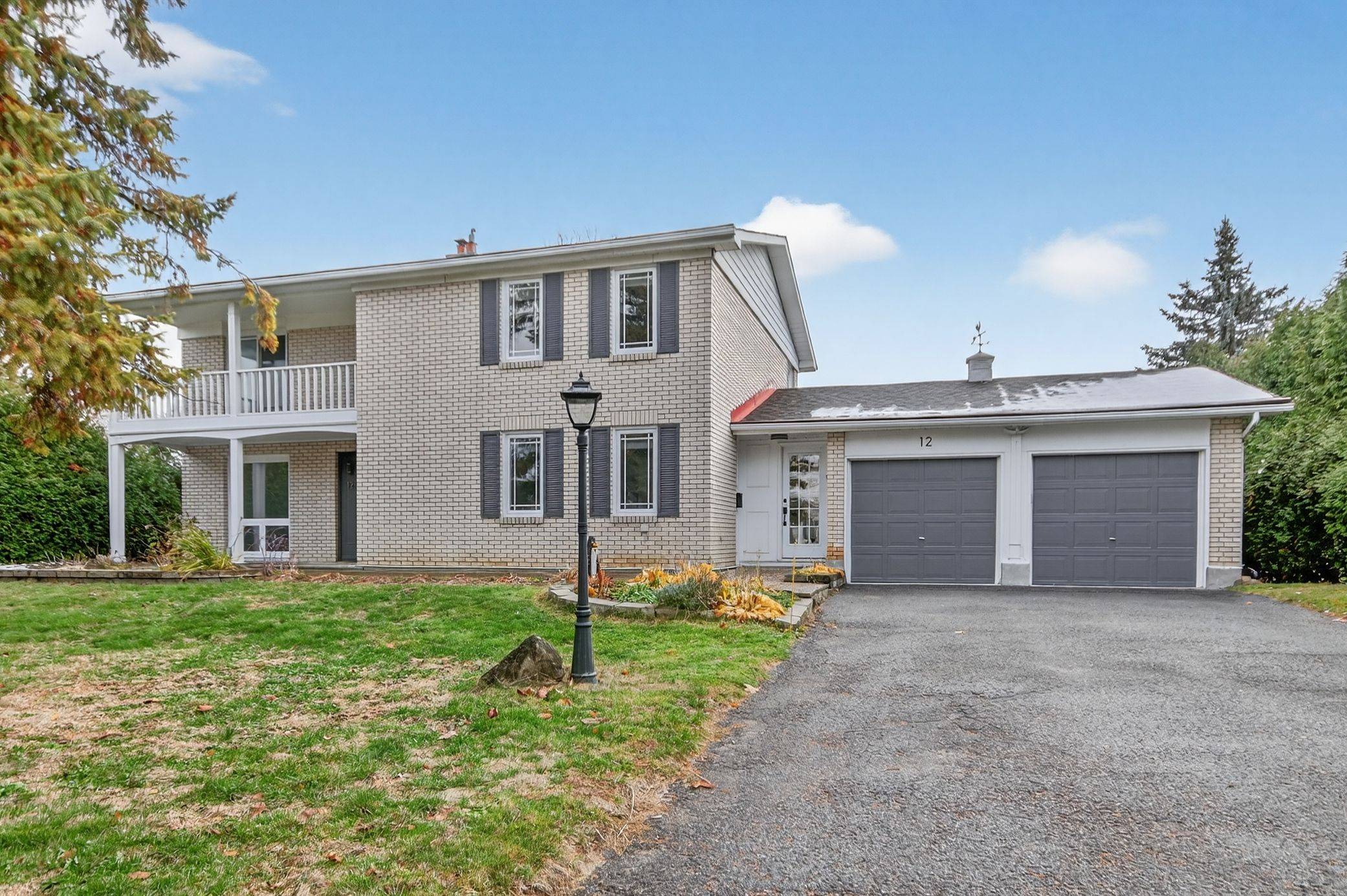 Cityview - Parkwoods Hills - Rideau Shore, ON K2E 6H7,12 Apache CRES