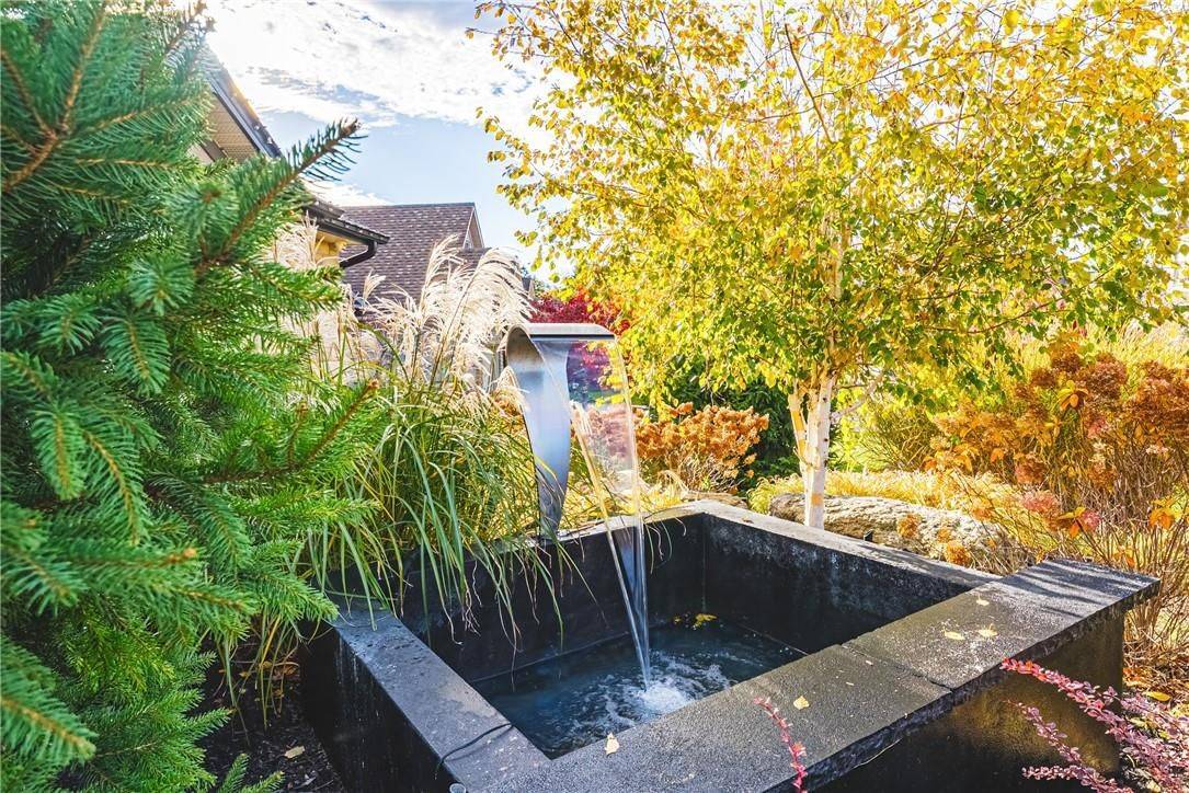 Hamilton, ON L9G 4E9,712 Highvalley RD