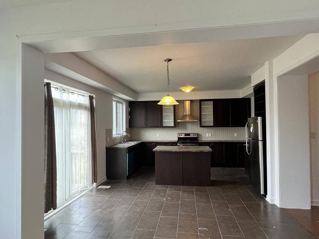 Hamilton, ON L8J 2V5,226 Crafter CRES