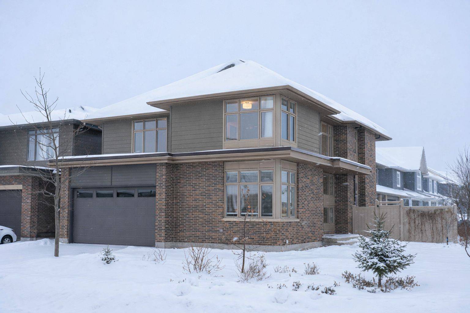 Barrhaven, ON K2J 6A4,100 Lochhouse WALK