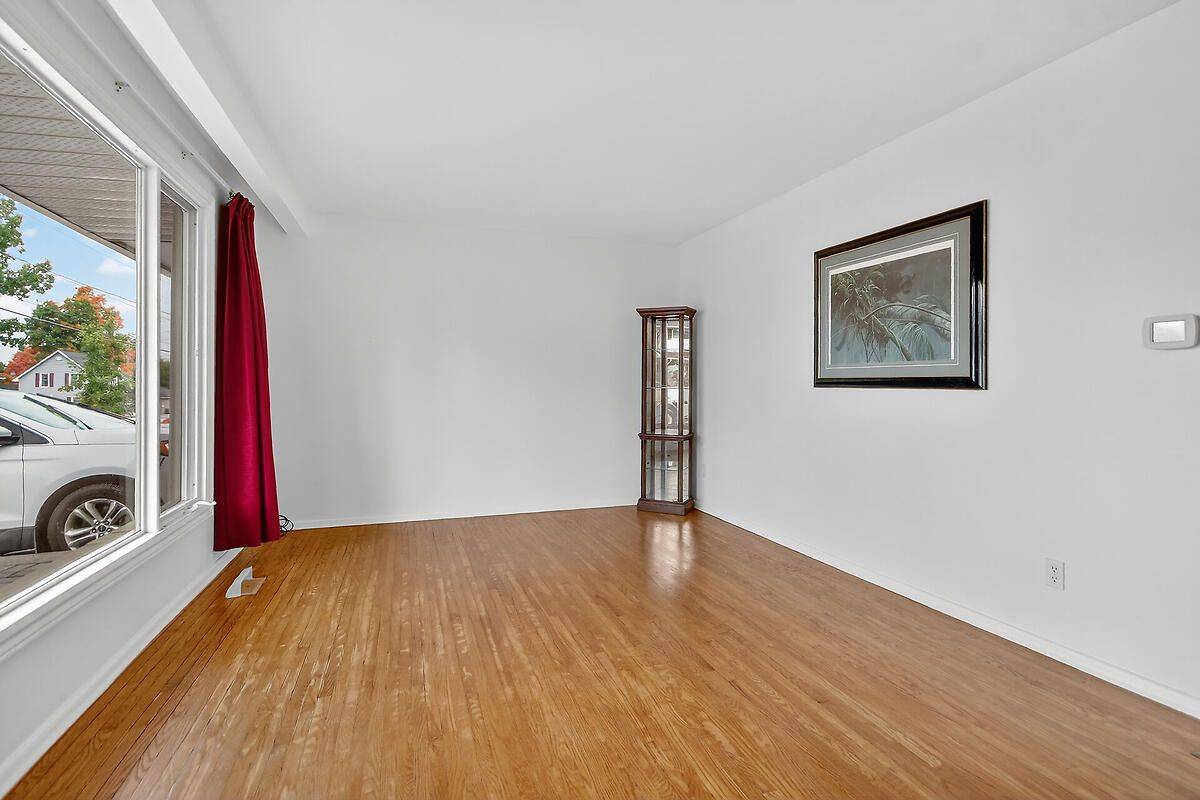 Mississippi Mills, ON K0A 1K0,268 Ottawa ST