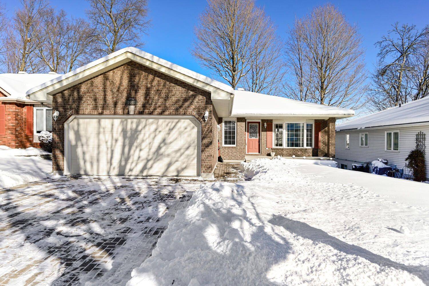 Brockville, ON K6V 7E9,1003 Montrose ST