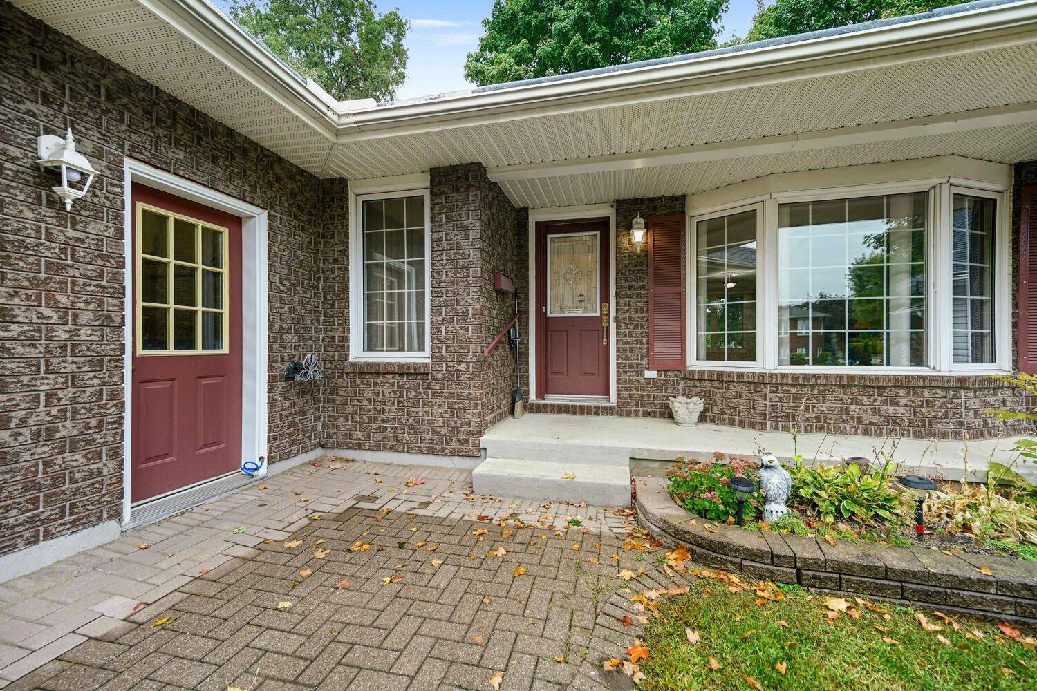 Brockville, ON K6V 7E9,1003 Montrose ST