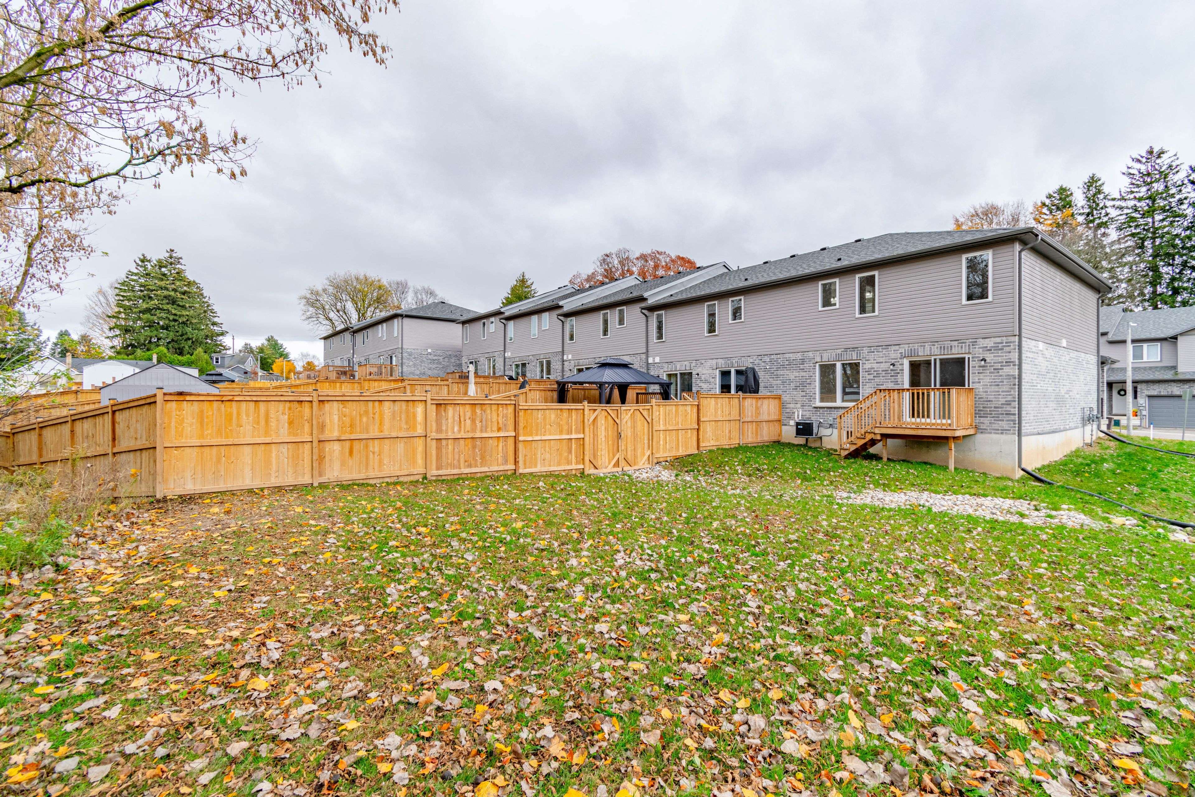 Tillsonburg, ON N4G 3C6,61 Vienna RD #18