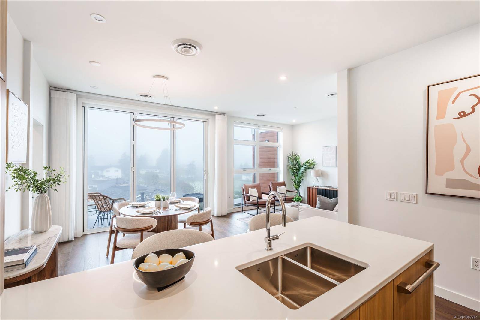 Sidney, BC V8L 2W5,9570 Fifth St #307