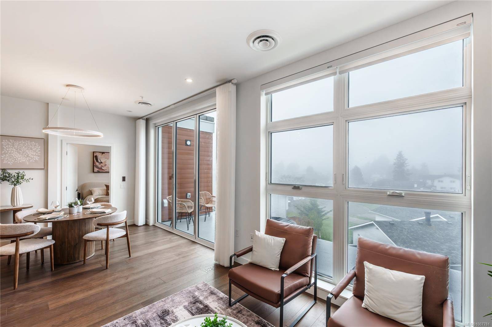 Sidney, BC V8L 2W5,9570 Fifth St #307