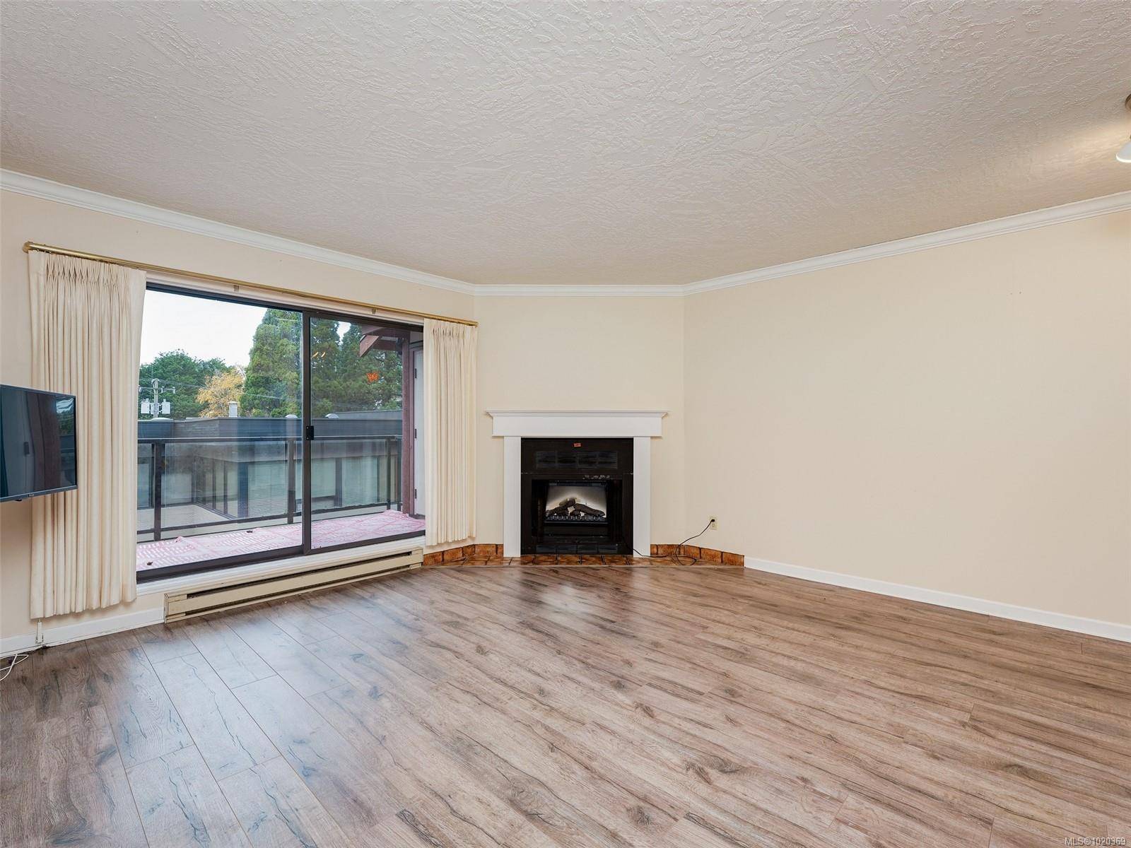 Victoria, BC V8V 2H7,420 Parry St #403