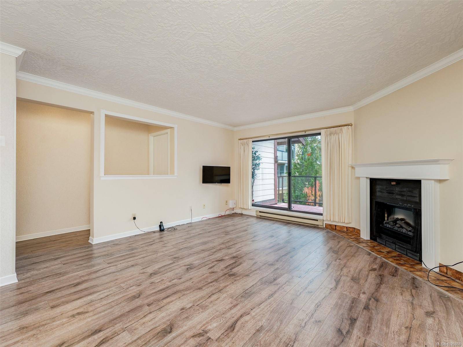 Victoria, BC V8V 2H7,420 Parry St #403