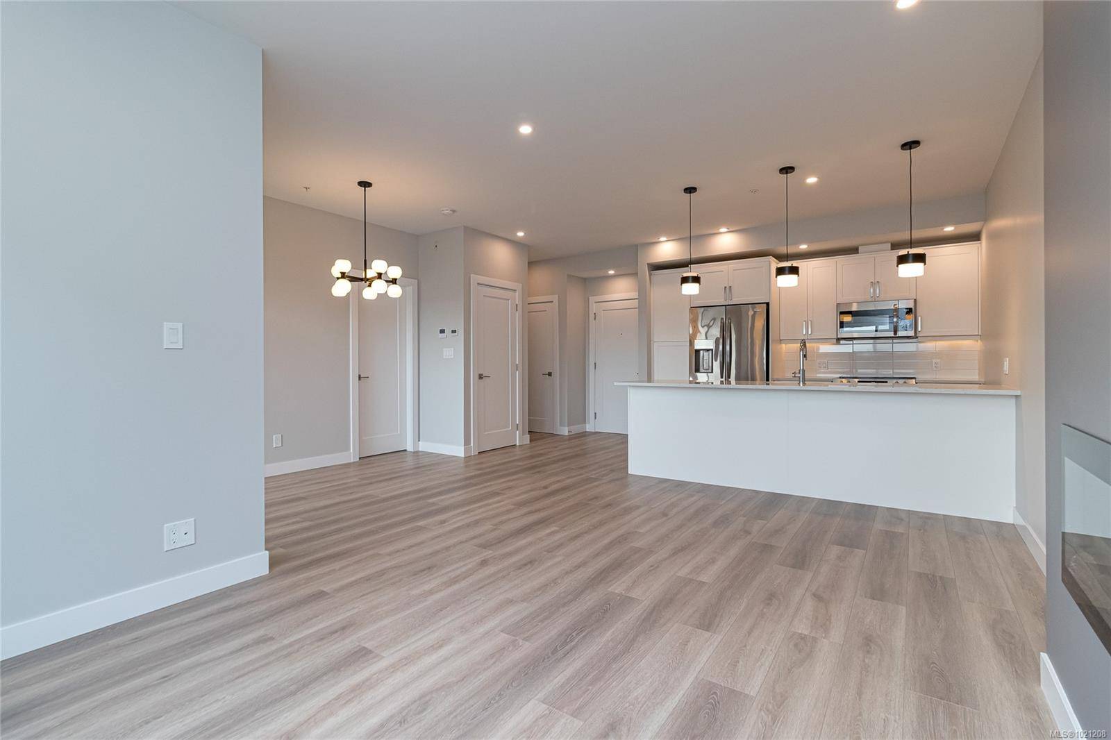 Langford, BC V9B 2N7,918 Jenkins Ave #304