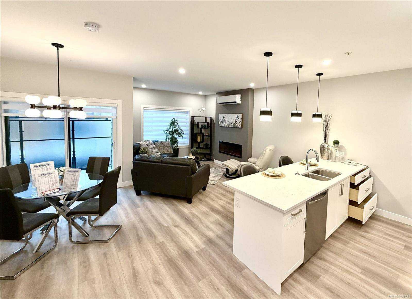 Langford, BC V9B 2N7,918 Jenkins Ave #505