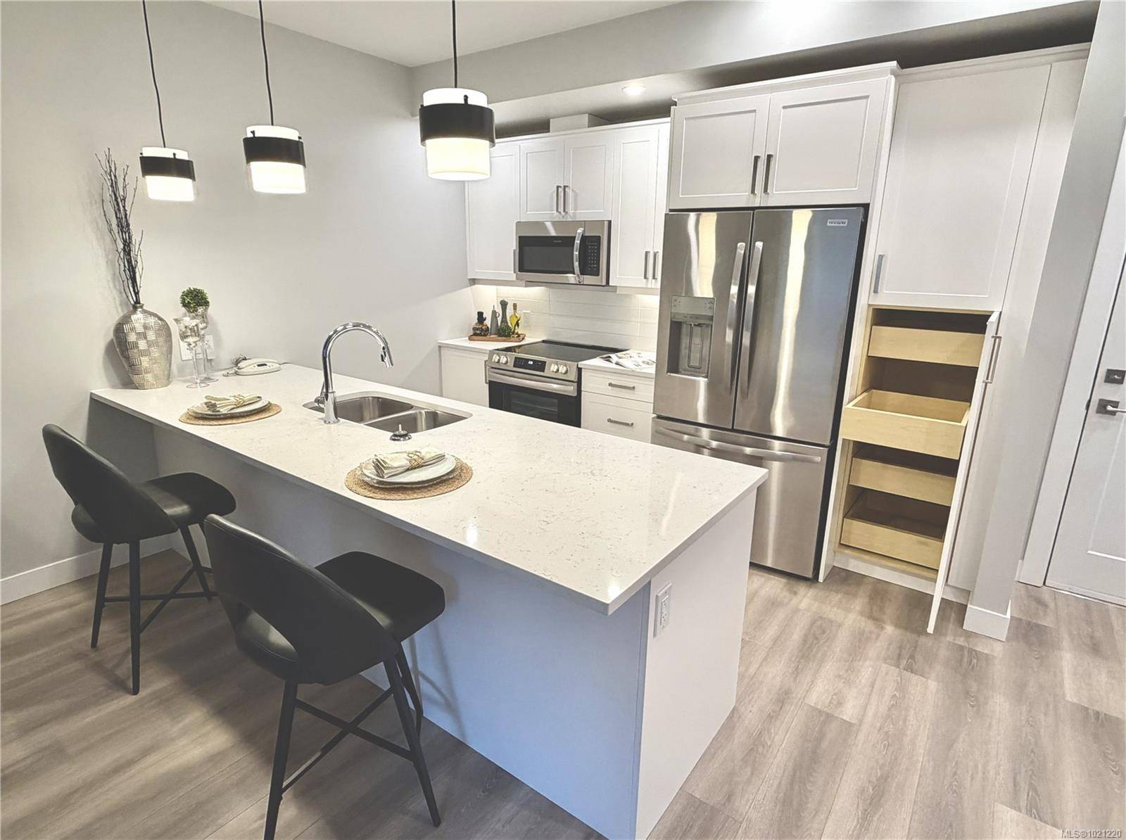 Langford, BC V9B 2N7,918 Jenkins Ave #505