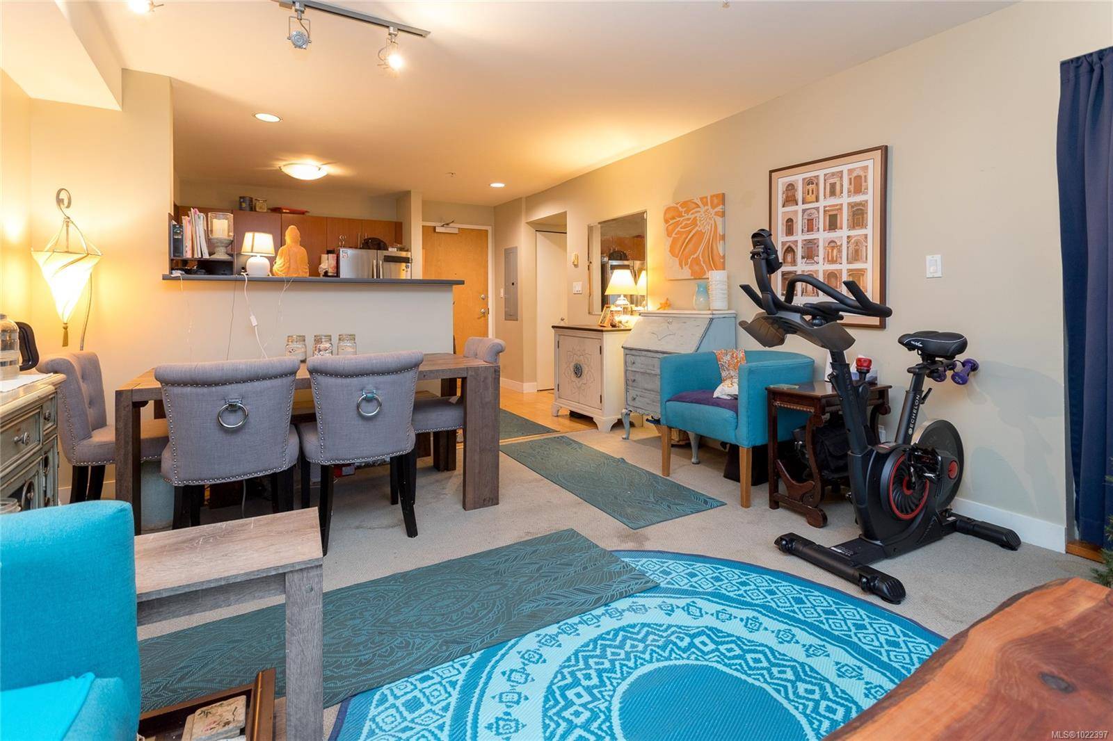 Victoria, BC V9A 7R4,797 Tyee Rd #109