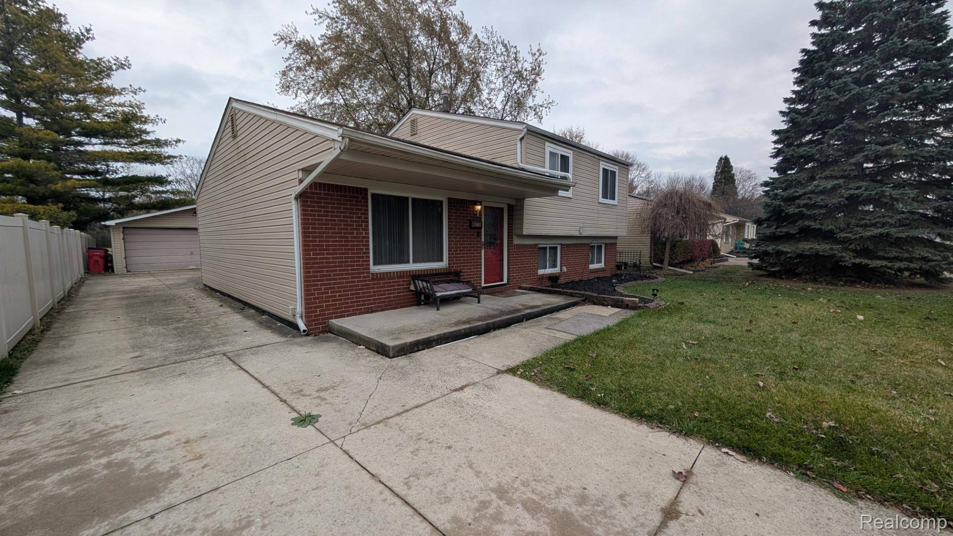 Clinton Township, MI 48035,33984 Little Mack AVE
