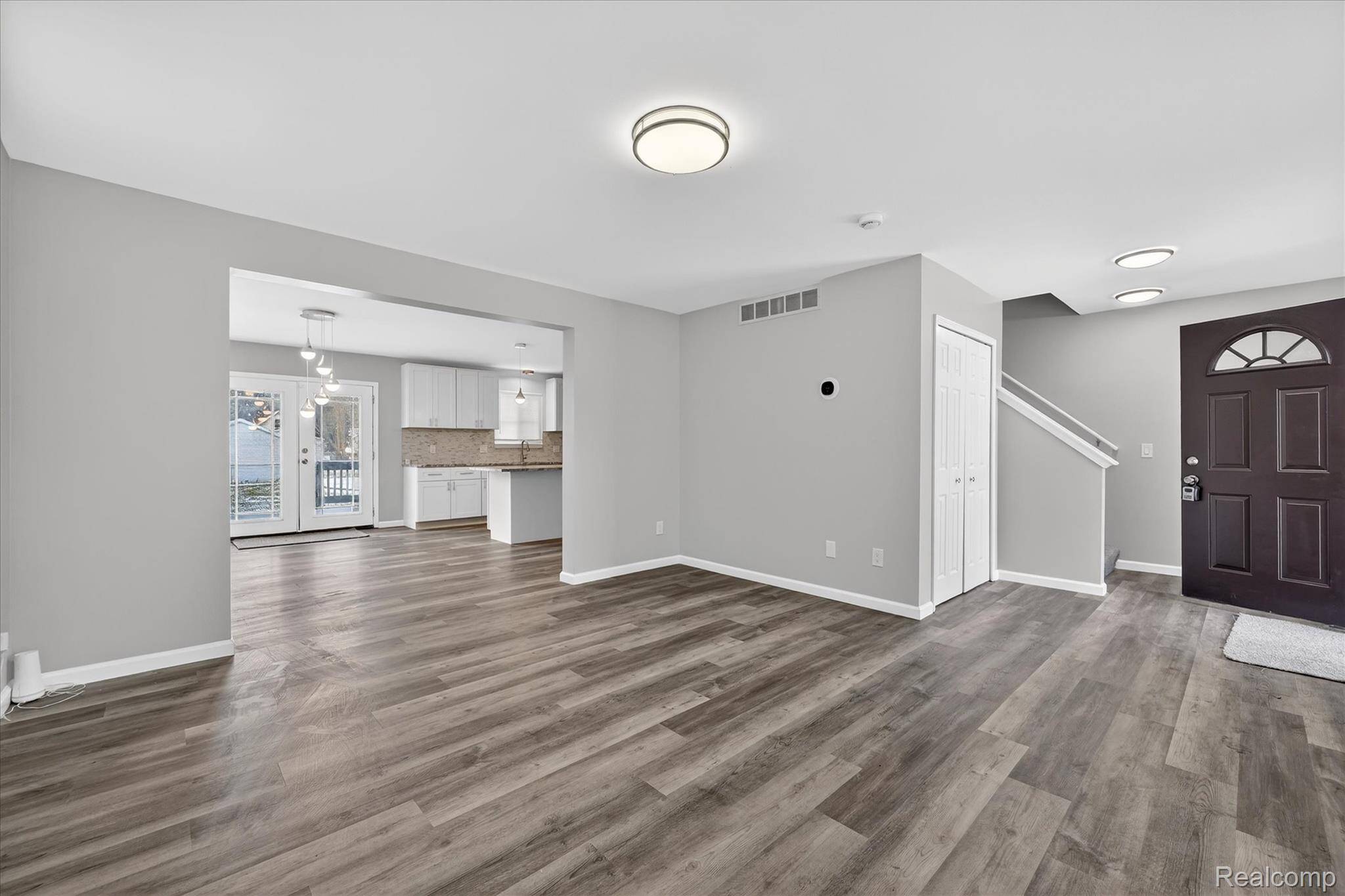 Redford, MI 48240,20433 Lexington