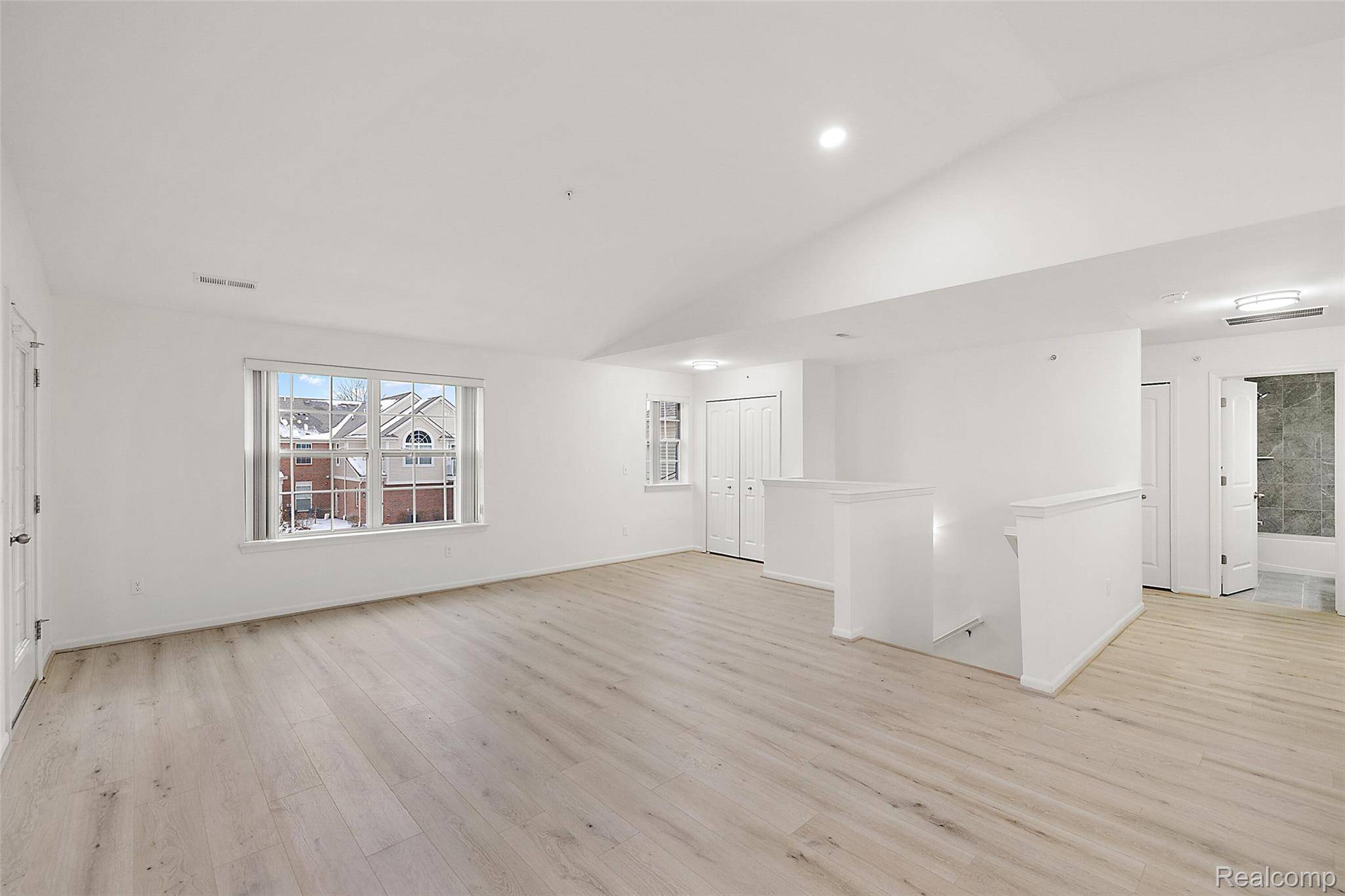 New Baltimore, MI 48051,28251 S Pointe LN