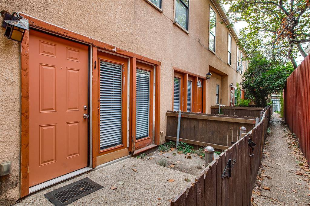 Dallas, TX 75206,5114 Bryan Street #4