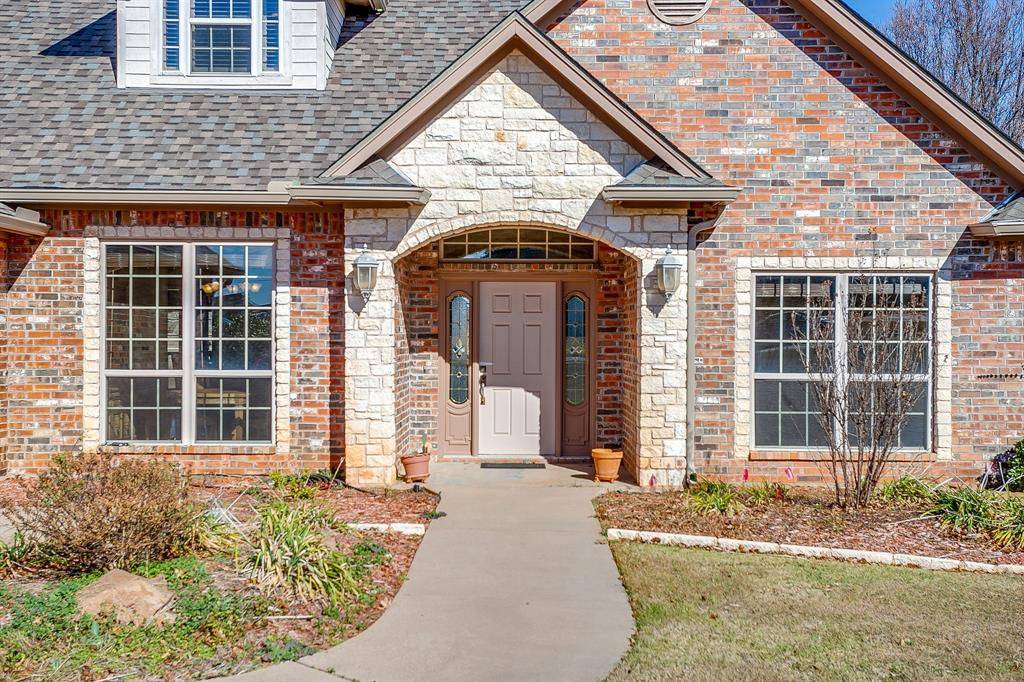 Granbury, TX 76049,2300 E Emerald Bend