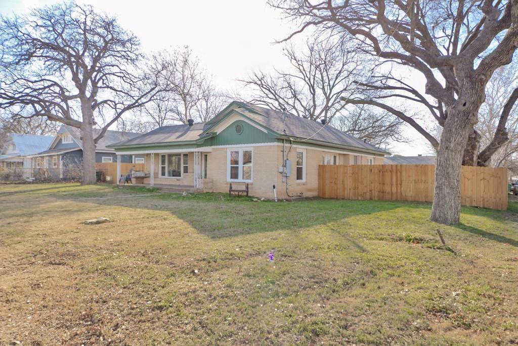 Alvord, TX 76225,517 W Lamar Street