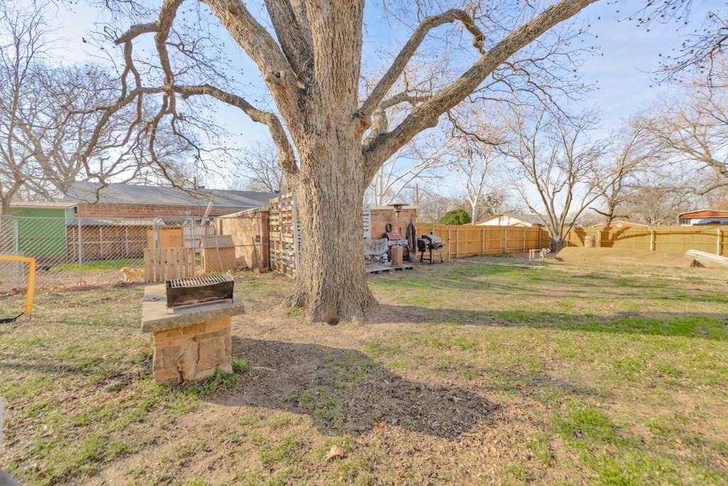 Alvord, TX 76225,517 W Lamar Street