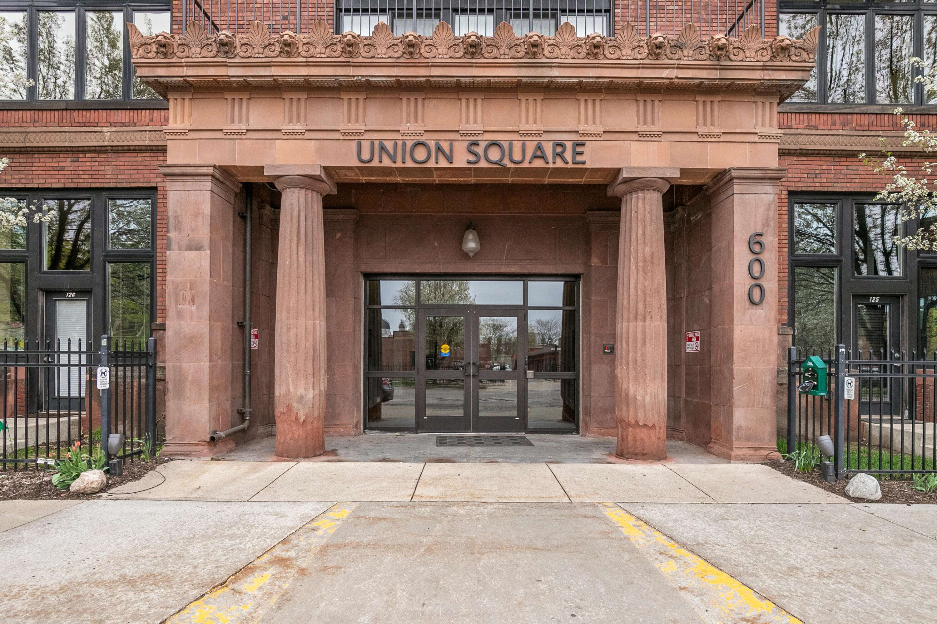 Grand Rapids, MI 49504,600 Broadway AVE NW #226