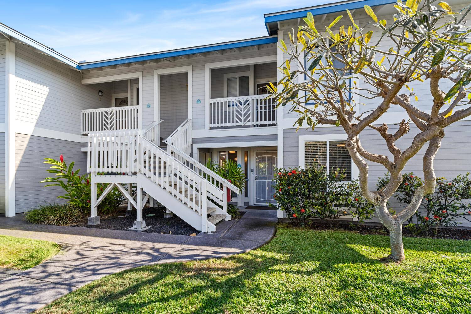 Kailua-kona, HI 96740,75-6081 ALII DR #T102