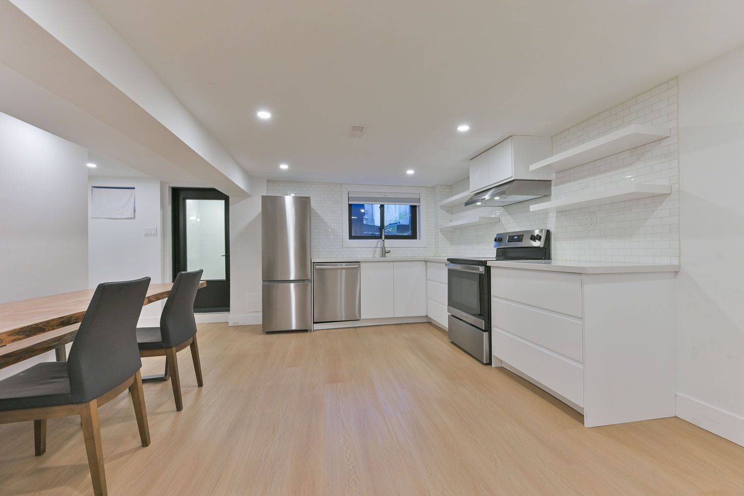 Toronto C01, ON M6J 2H9,25 Palmerston AVE #Bsmt