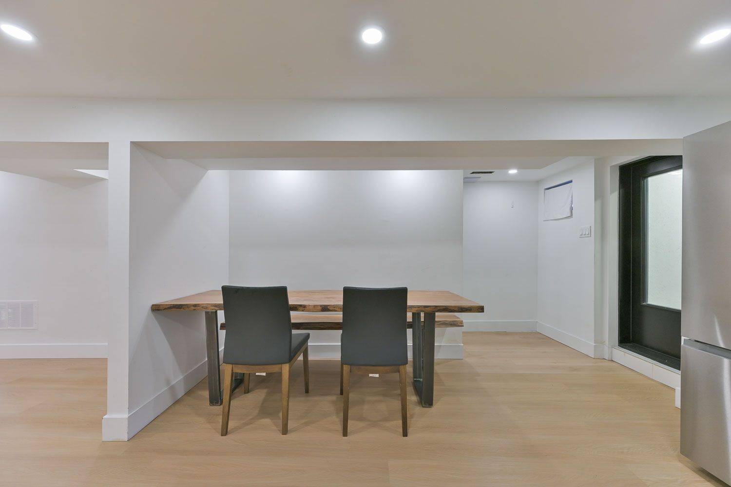 Toronto C01, ON M6J 2H9,25 Palmerston AVE #Bsmt