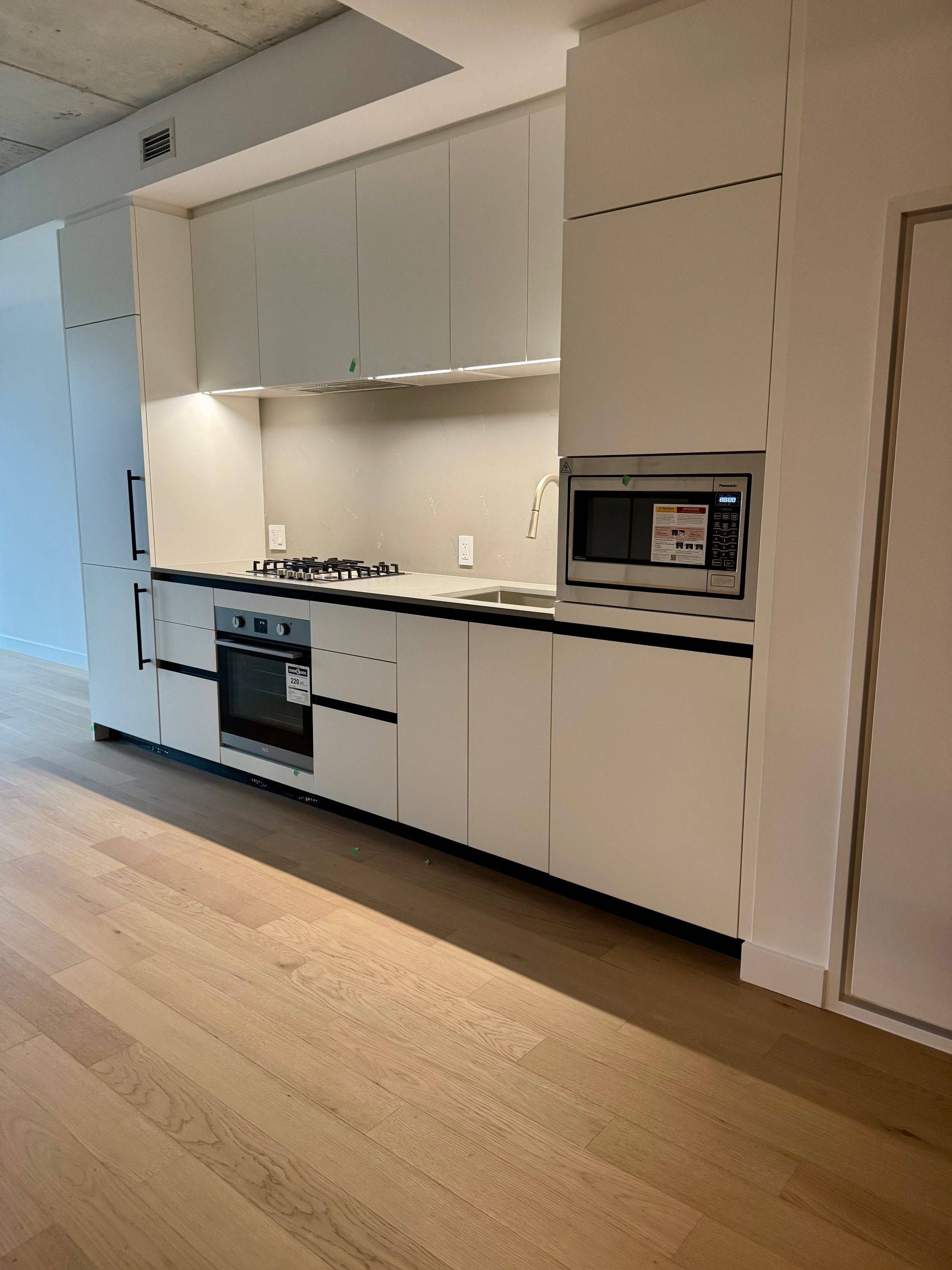 Toronto C10, ON M4G 3C4,1720 Bayview AVE N #301