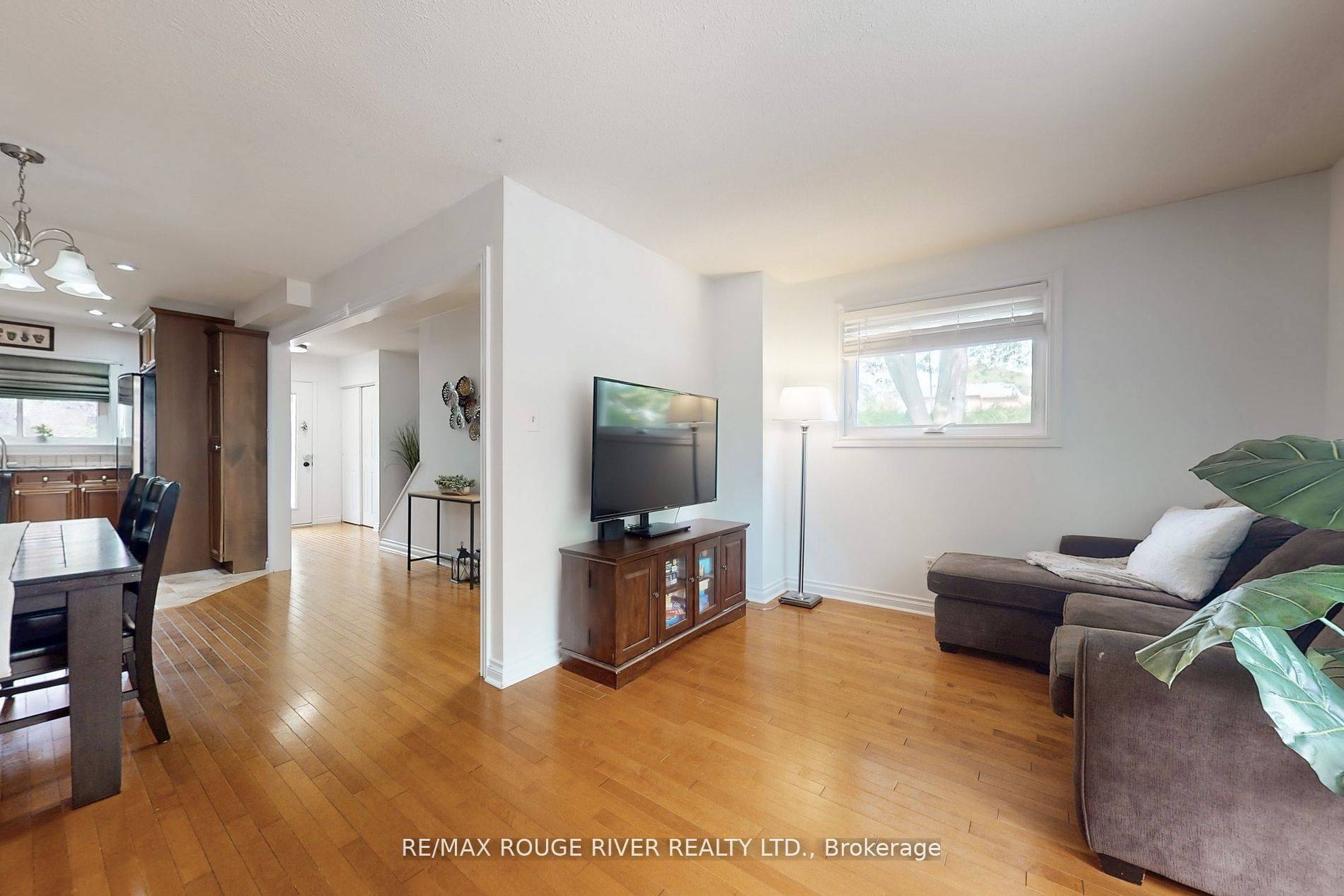 Ajax, ON L1S 3S1,817 Finley AVE