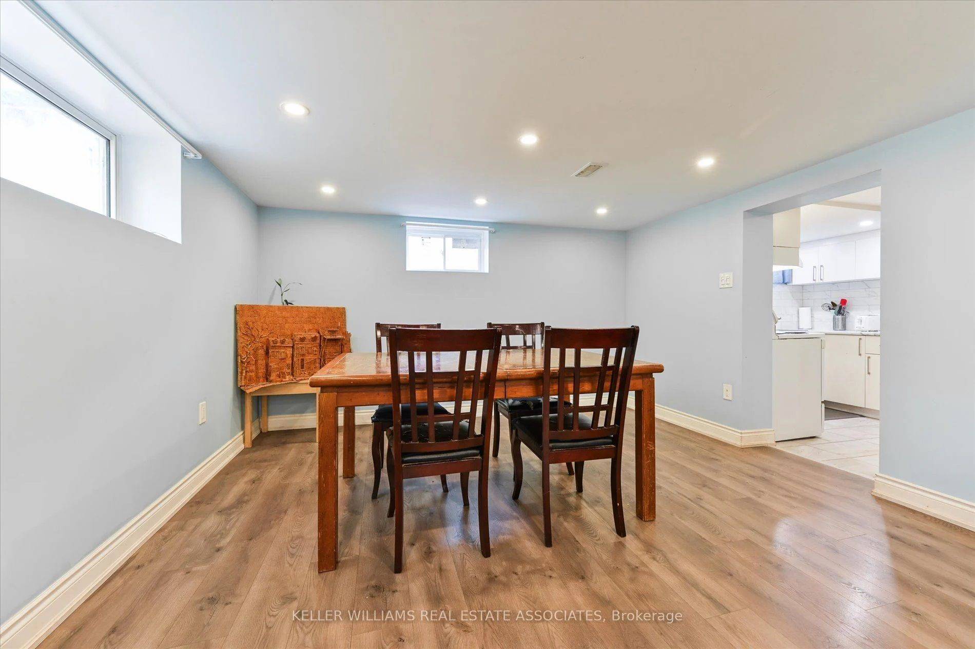 Toronto E09, ON M1J 2T2,34 Shier DR #Bsmt