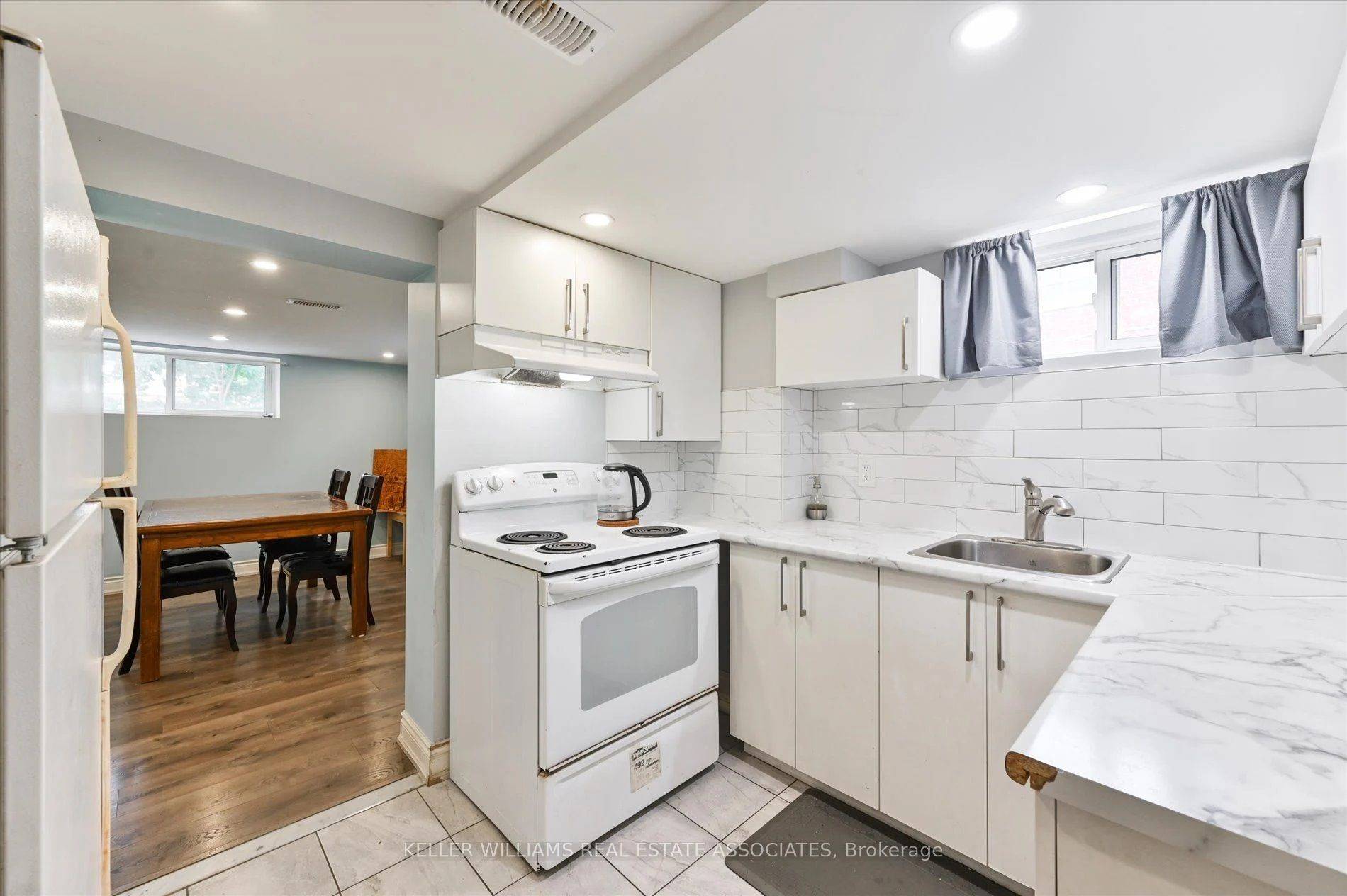 Toronto E09, ON M1J 2T2,34 Shier DR #Bsmt