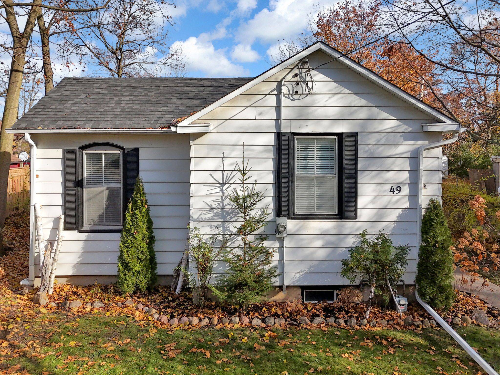 Clarington, ON L1C 2Y2,49 Centre ST