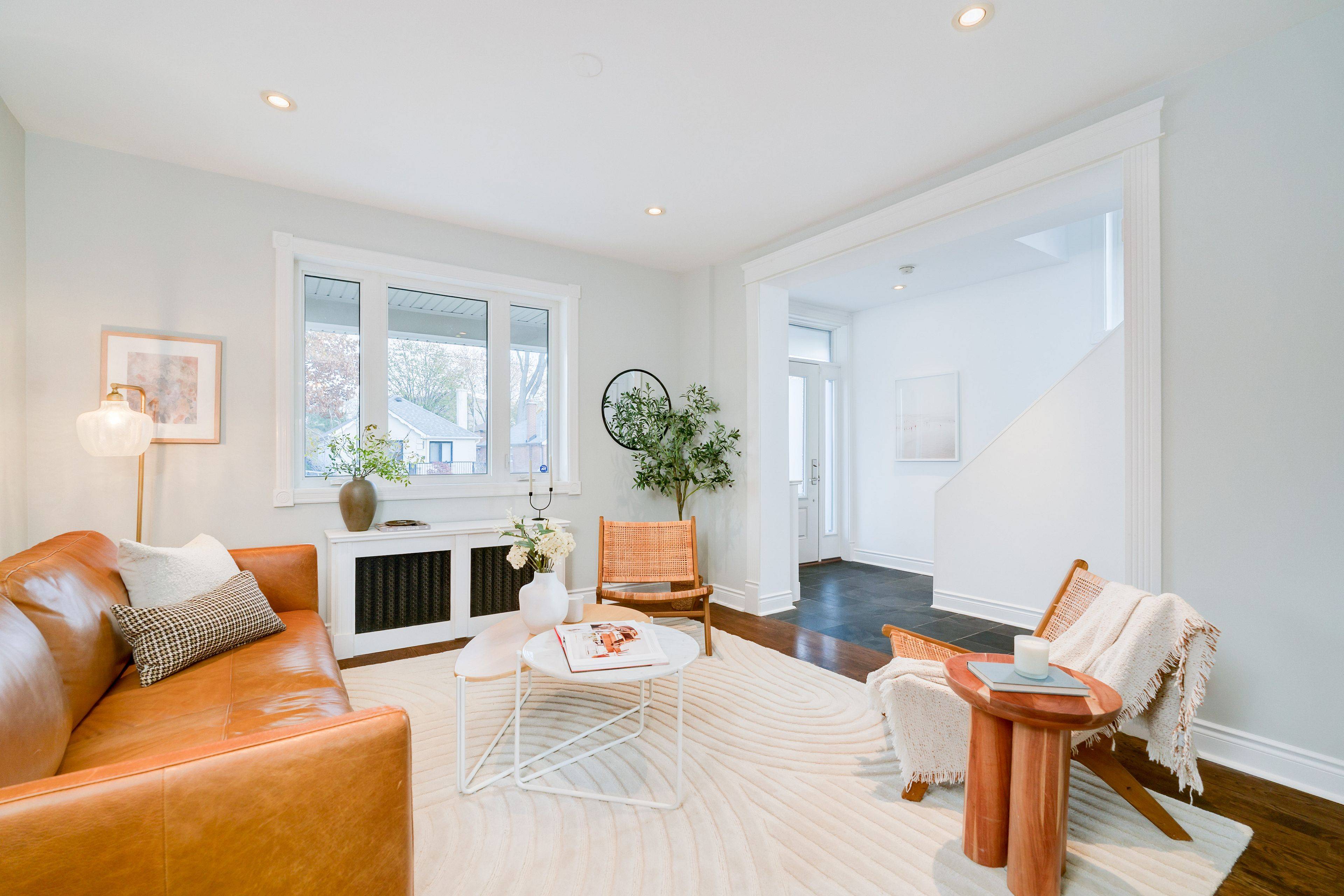 Toronto E06, ON M1N 3T6,22 Sharpe ST