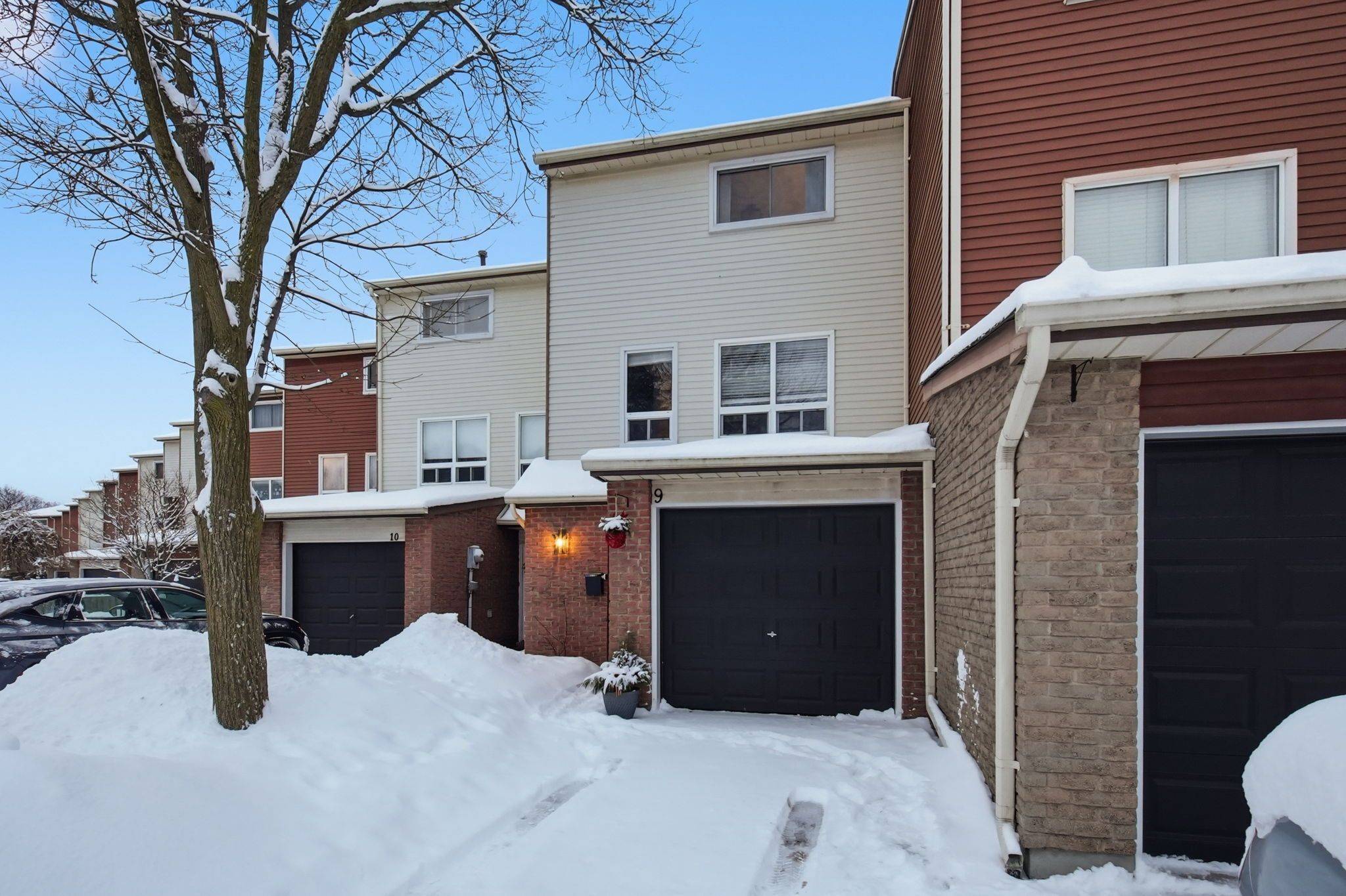 Clarington, ON L1C 3N3,72 Martin RD #9