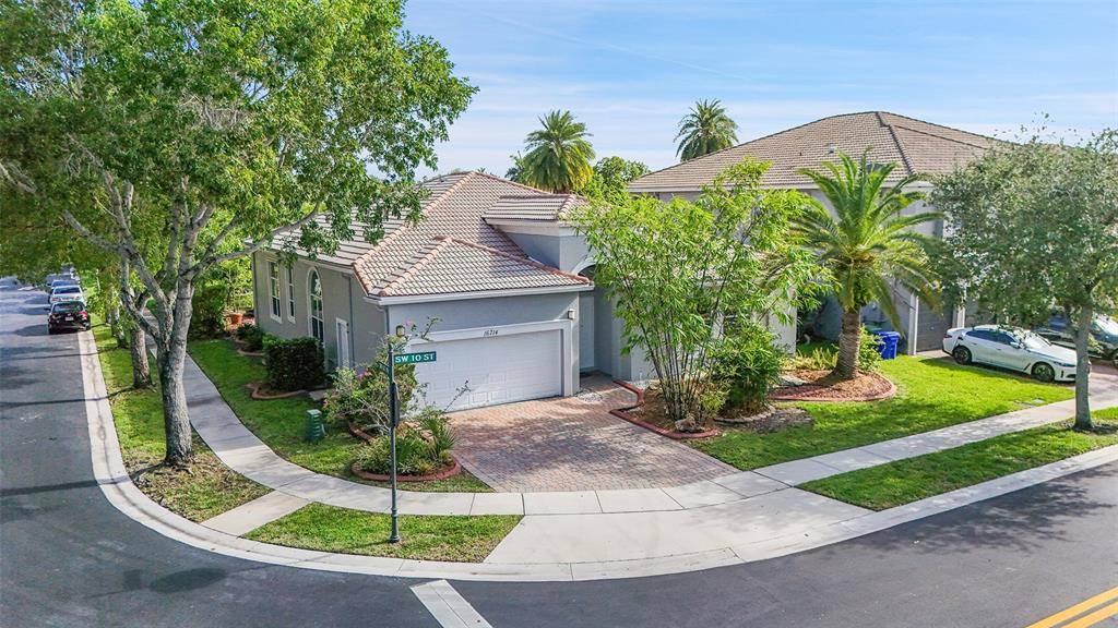 Pembroke Pines, FL 33027,16714 SW 10th St