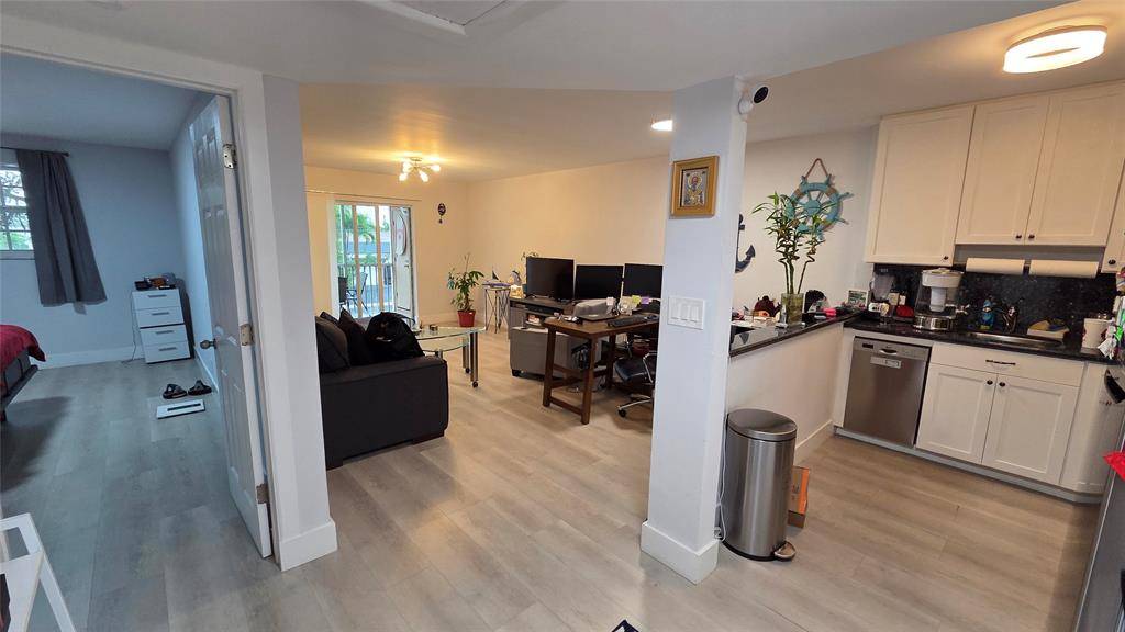 Pompano Beach, FL 33060,101 E Mcnab Rd #224