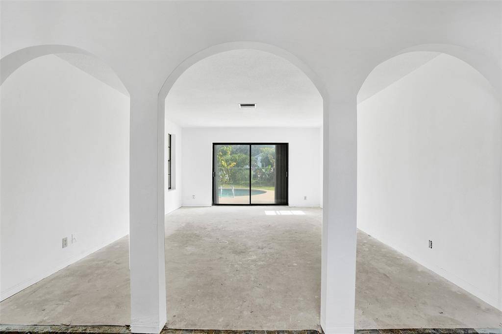 Margate, FL 33063,65 W Palm Dr