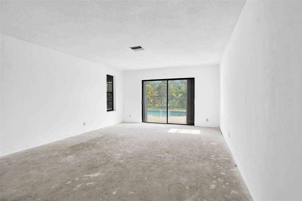 Margate, FL 33063,65 W Palm Dr