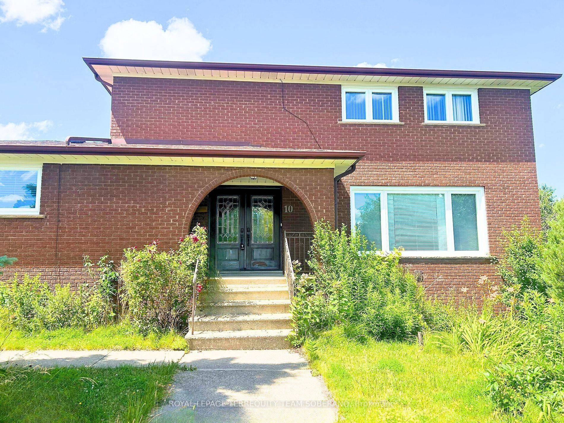 Vaughan, ON L4L 2G1,10 Moonstone PL #Upper