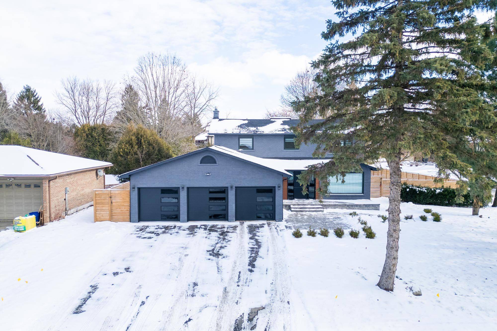 Richmond Hill, ON L4E 2P1,1 Rosegarden CRES