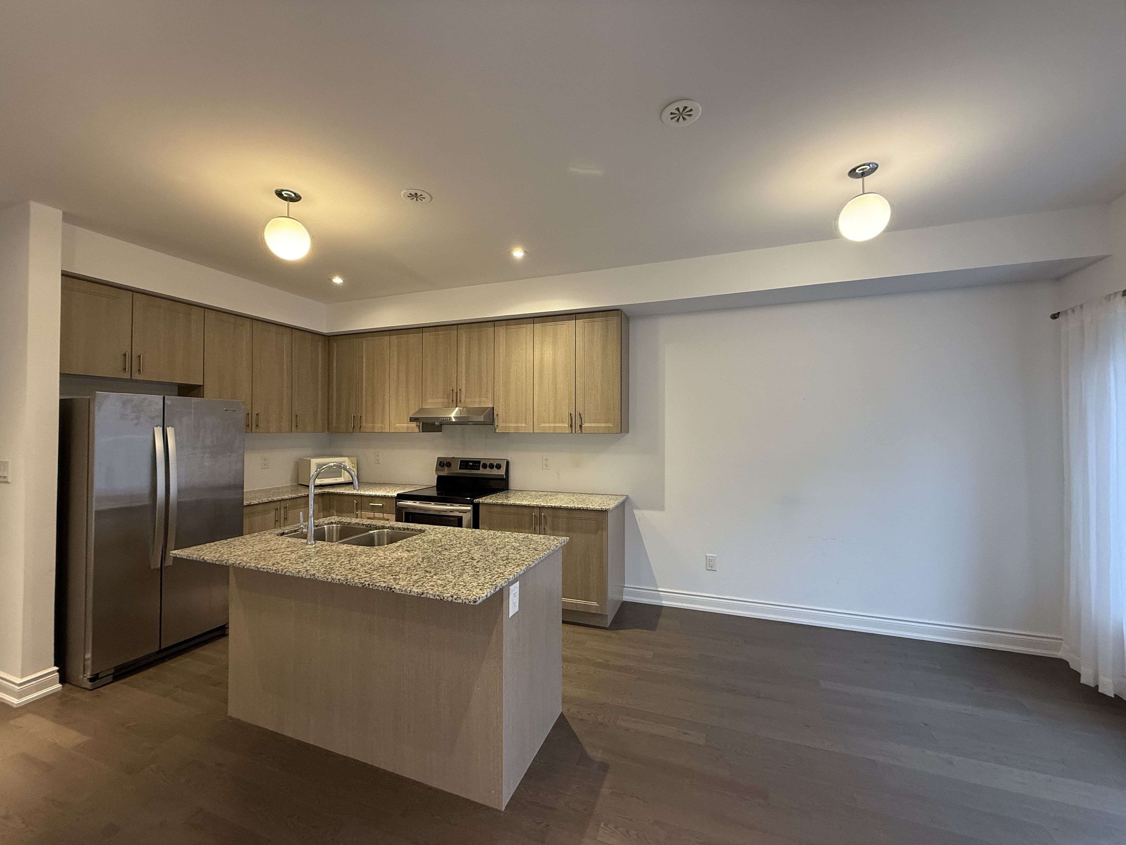 Markham, ON L3R 0W9,4120 Highway 7 N/A E #Upper